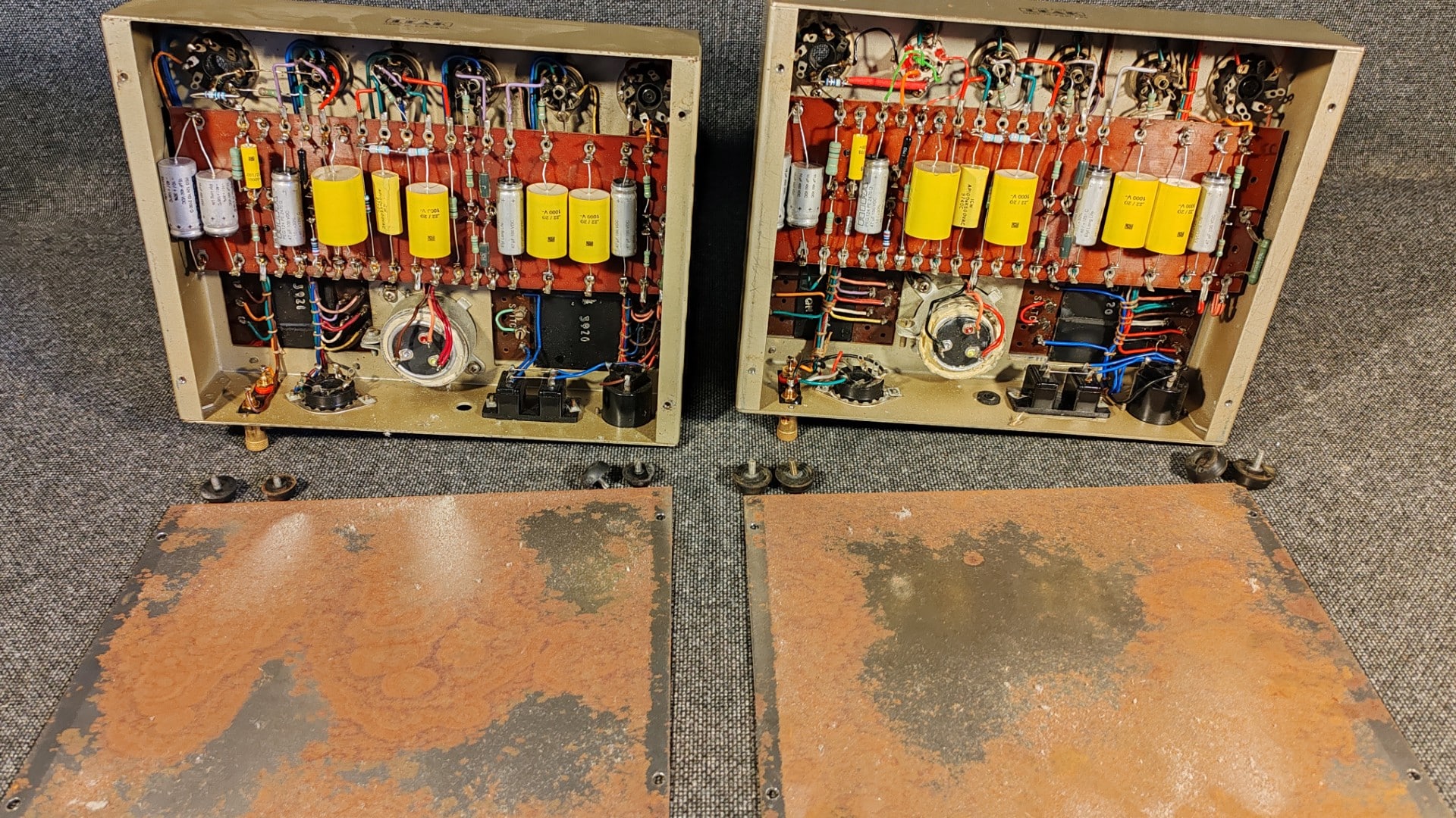 Leak TL12 plus pair - recapped - Image 3
